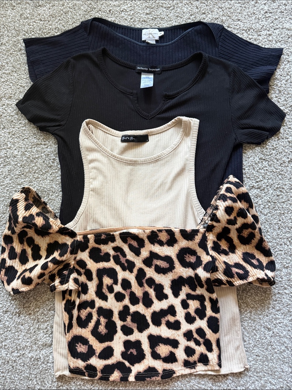 Bundle of 4 Women’s Ribbed Crop Tops & Tees Size S-M